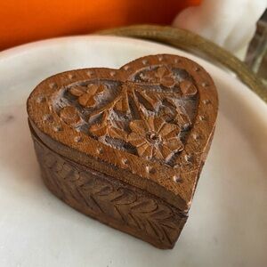 HANDCARVED floral heart-shaped mango wood ring box